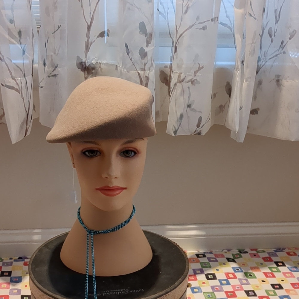 vintage Stylish Beige Beret for Women